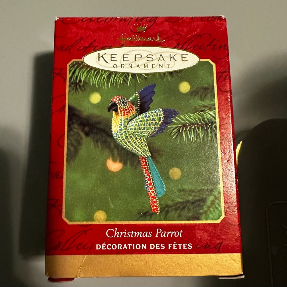 2001 Hallmark Keepsake Ornament - Christmas Parrot